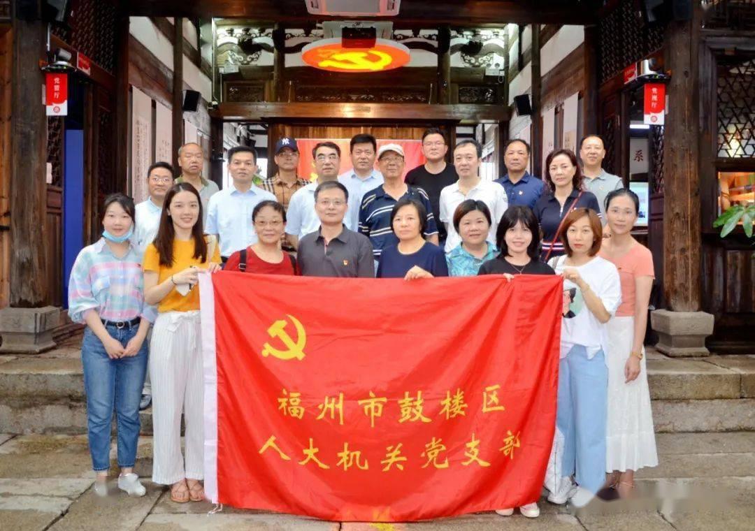 张凌赫评论失误引发网友热议