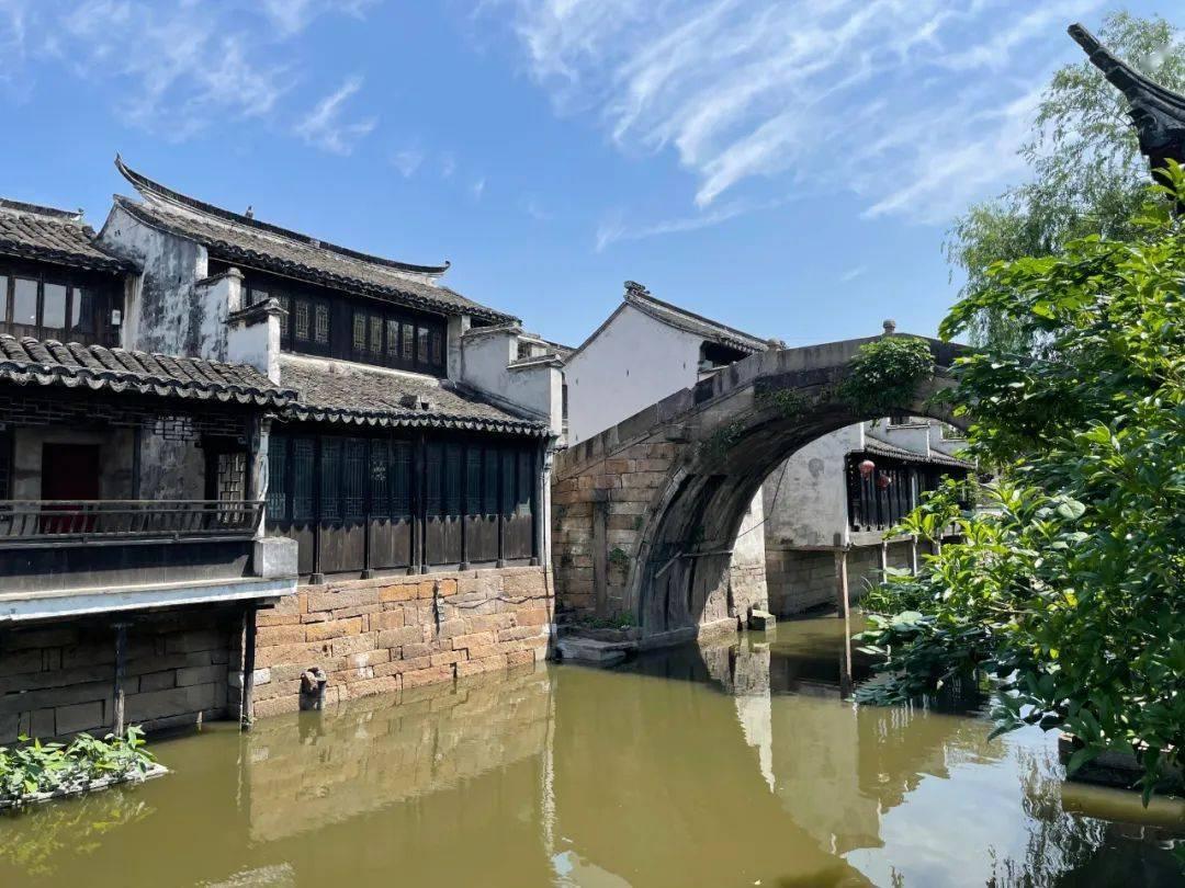 寒假上分神器戴尔游匣小外星人///人民广场来福士戴尔旗舰店
